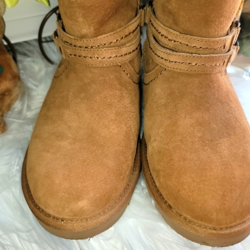 UGG boots - Picture 3 of 8